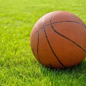 中国男篮集训再减一人：赵维伦因学业继续留美 此前张镇麟因伤退出