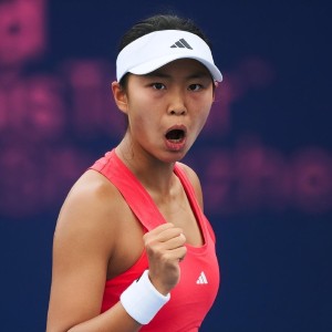 恭喜！中国女网17岁1米81新星崛起：成人赛连胜看齐郑钦文王欣瑜
